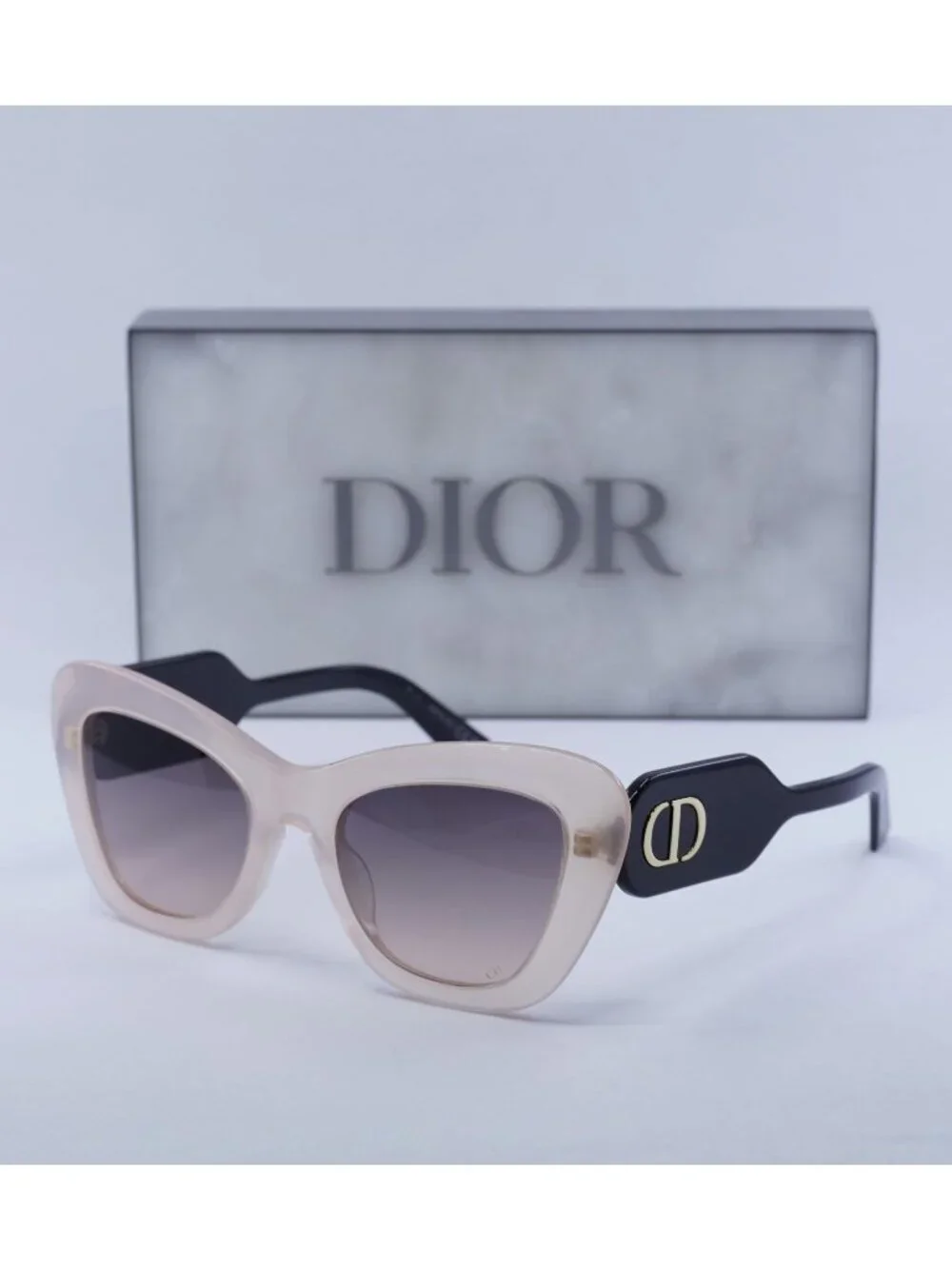 Dior DIORBOBBY B1U 76A2 Butterfly Sunglasses – Pink / Smoke